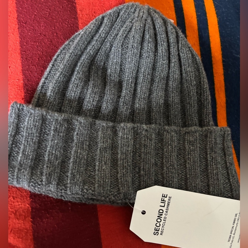 Recycled Cashmere Gray Beanie - Picture 2 of 5